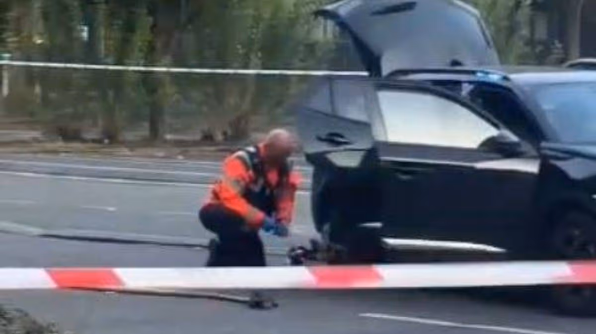 Armed police and fire crews at ‘suspected hazardous’ incident in Salford