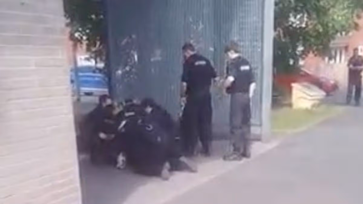 Police race to ‘man with knife’ in Manchester as ‘officer attacked’