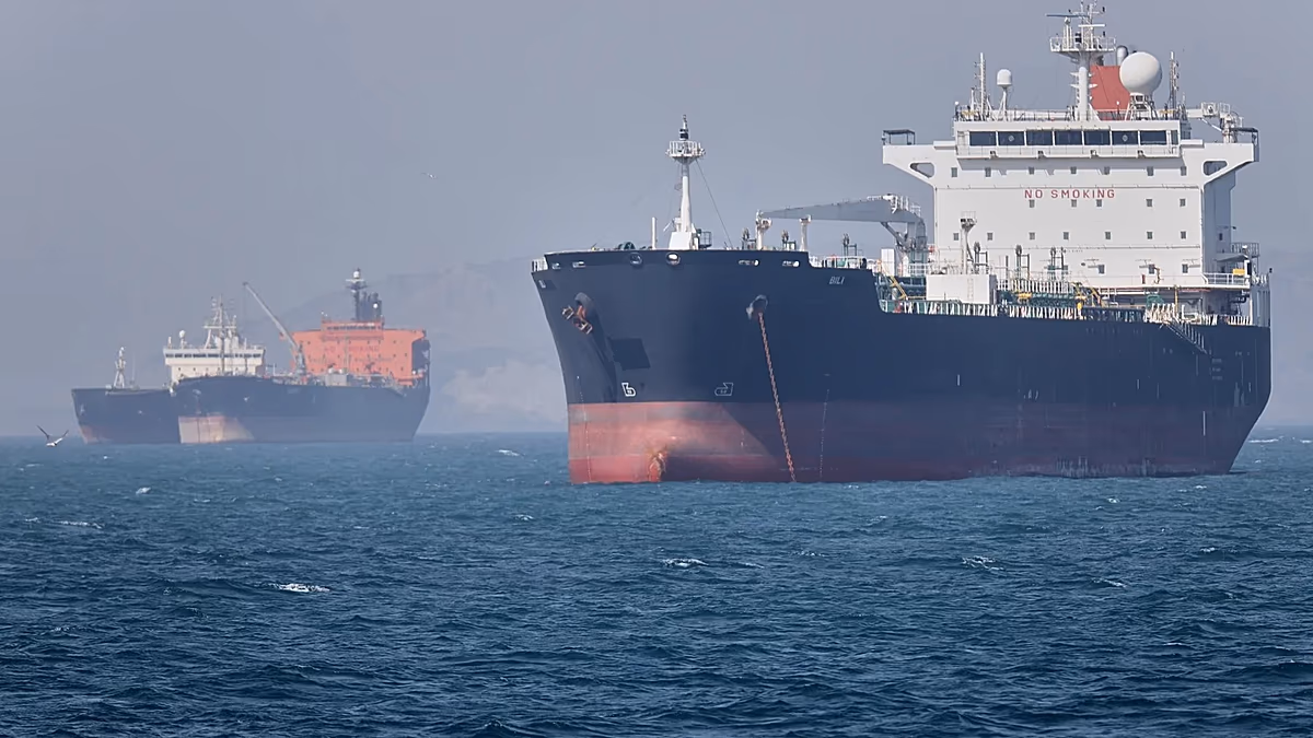 Iranian oil tankers pass US blockade ahead of peace deal signing ceremony