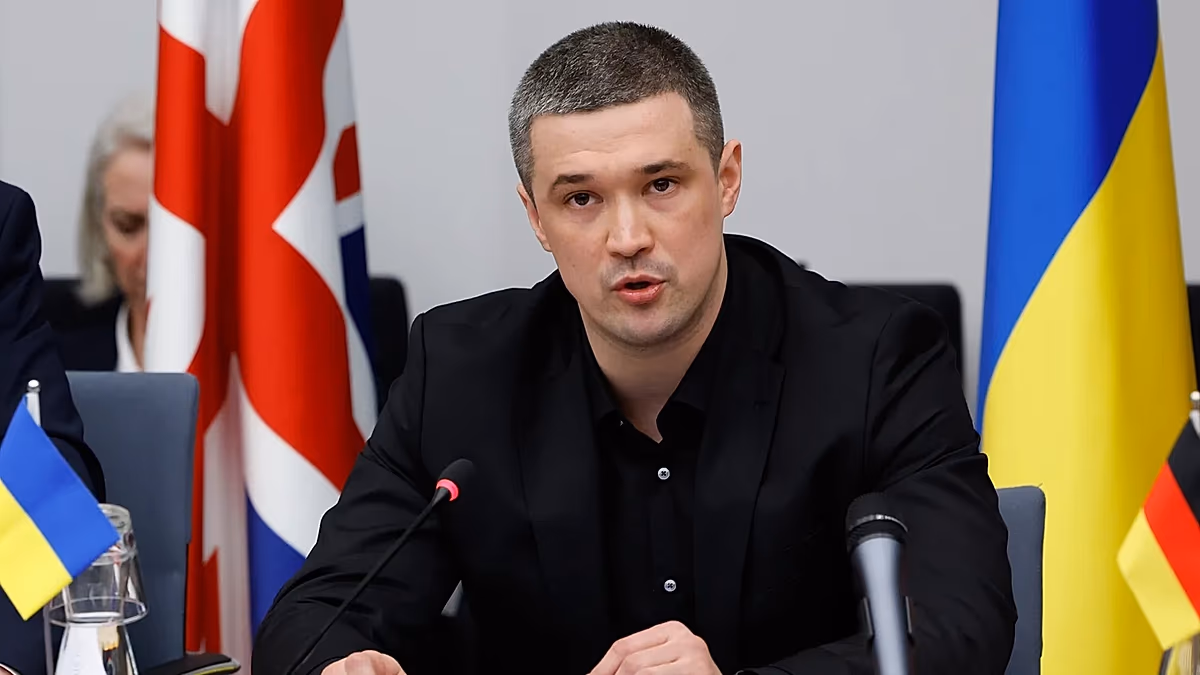 Crimea will turn into an island, Ukraine’s defence minister says in a message to Russia
