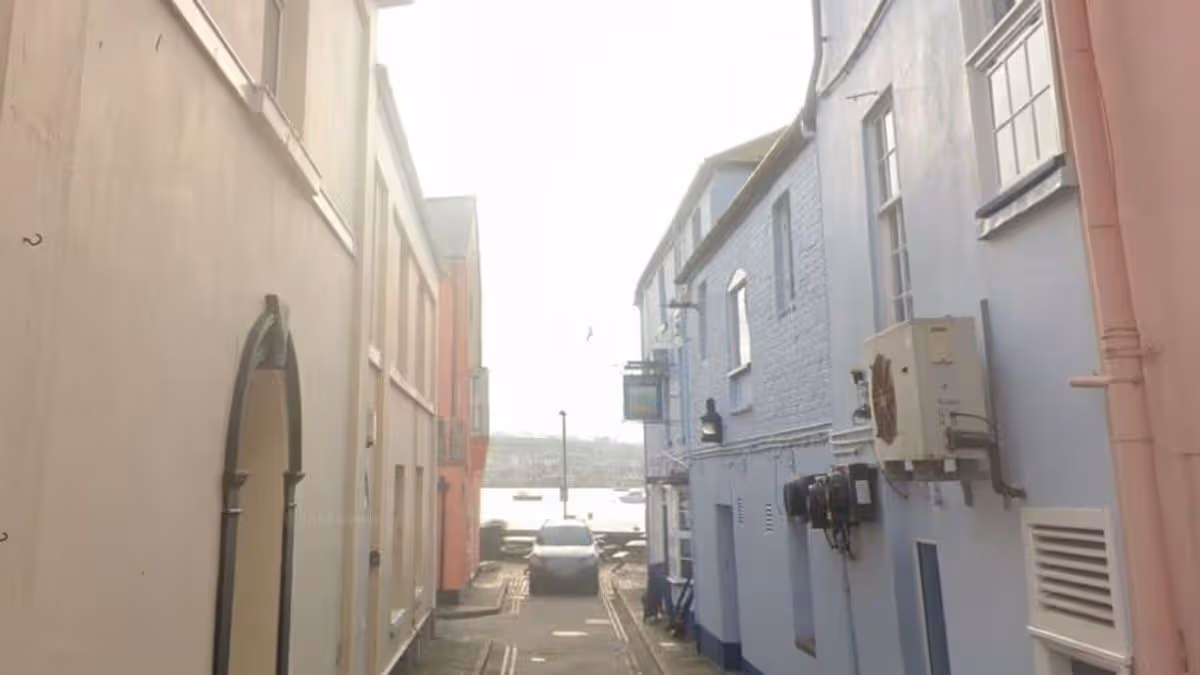 Armed police descend on seaside town in Devon as ‘man with gun’ seen near beach